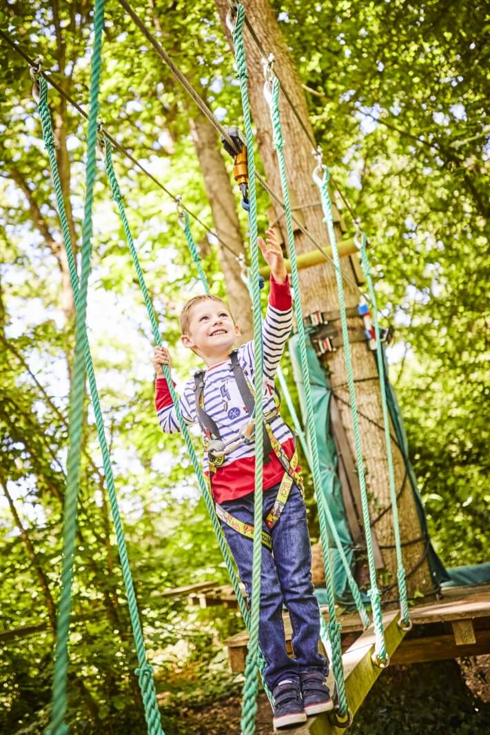 enfant sur le parcours des petits